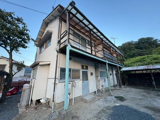 國杭アパート左前の外観画像