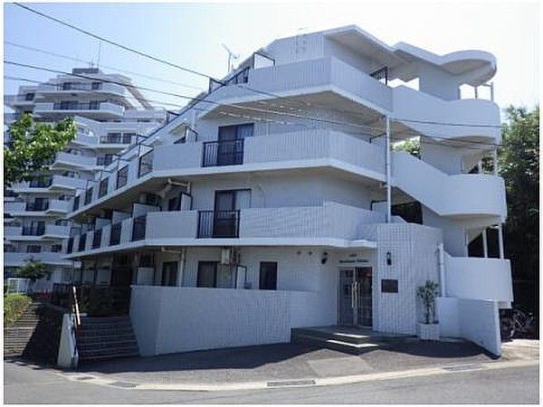 クリオ南葉山弐番館の外観画像