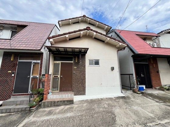 八木7丁目貸家の外観画像