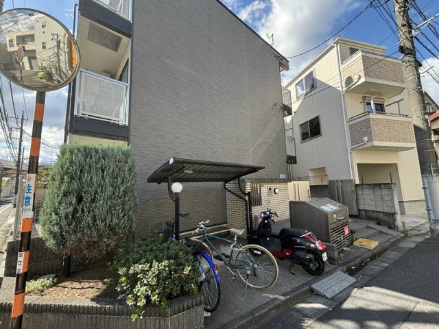 レオパレスSHISUI A棟の外観画像