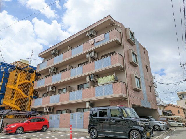 ラフール築山の外観画像