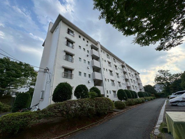 西三田住宅4-2号棟の外観画像