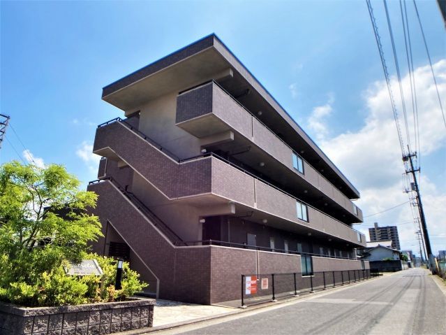 エストレーラの外観画像