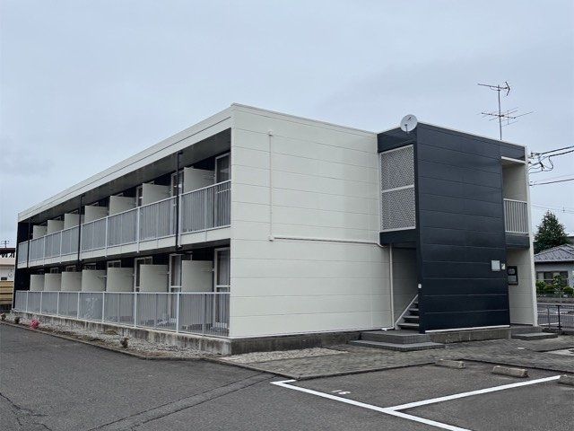 レオパレスフローラの外観画像
