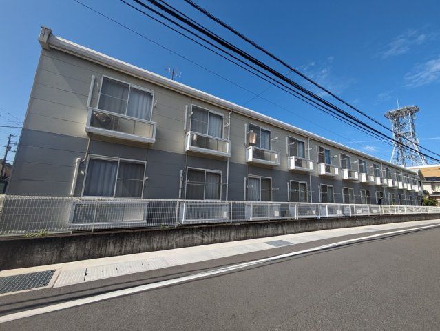 レオパレスグランド カメリア5の外観画像