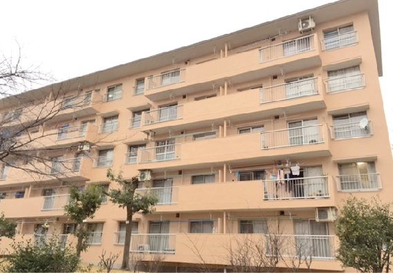 柏町団地15号棟404号室の外観画像