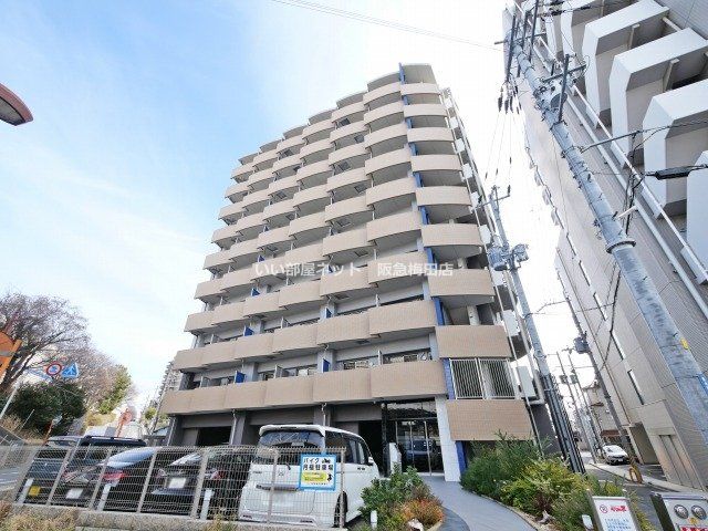 プレサンス江坂ベルフィーヌの外観画像