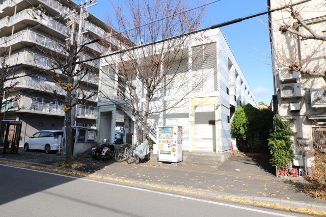 レオパレスイシナダの外観画像