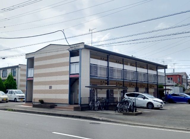 レオパレスベアフルーツⅡの外観画像