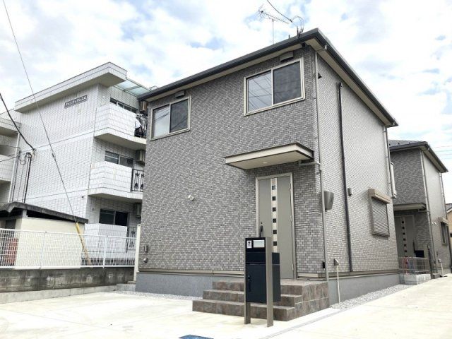 ライジングスクエアの外観画像