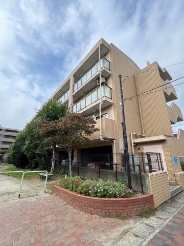マンション・オブ・エクセレンスの外観画像