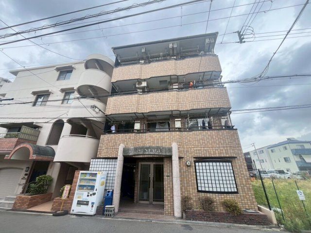 First Stageの外観画像