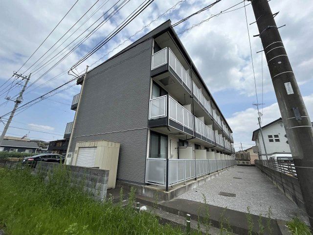 レオパレスヨネザワの外観画像