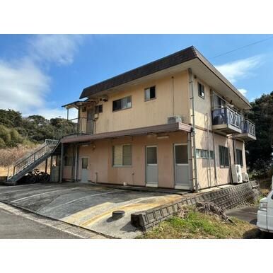 フェヴァリー川東の外観画像