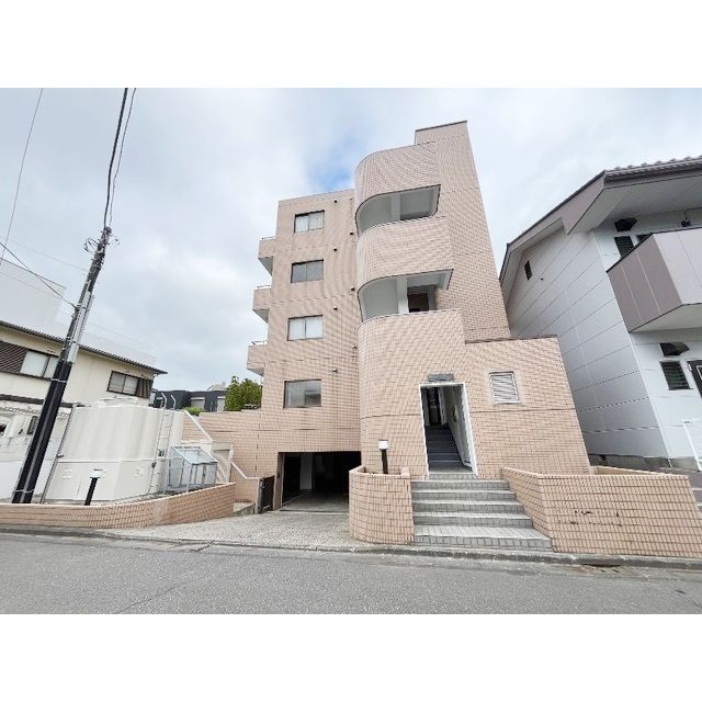 ファースト春日マンションの外観画像