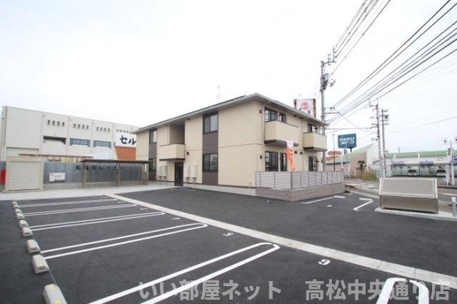 アヴァンサール 優の外観画像
