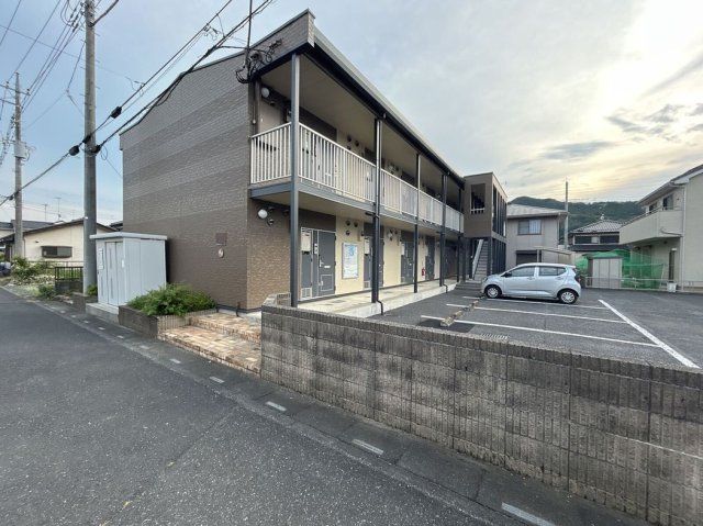 レオパレストゥモローの外観画像