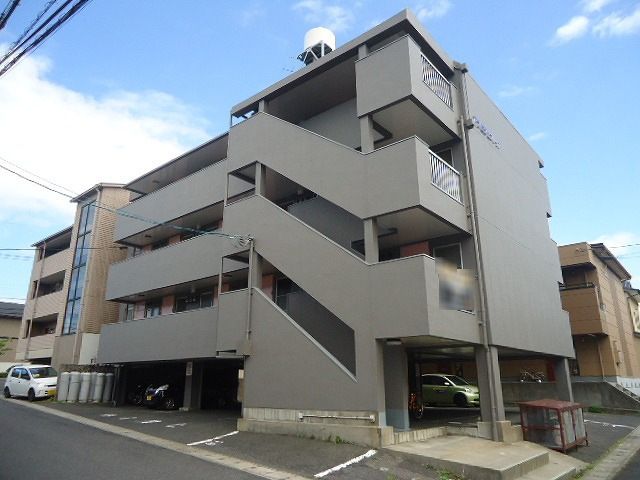 アンビジョン・トゥアの外観画像