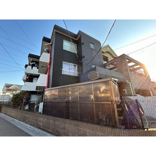 イワモトビル ホワイトコーポラスの外観画像