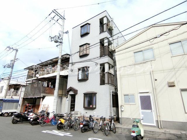 ツインイーストの外観画像