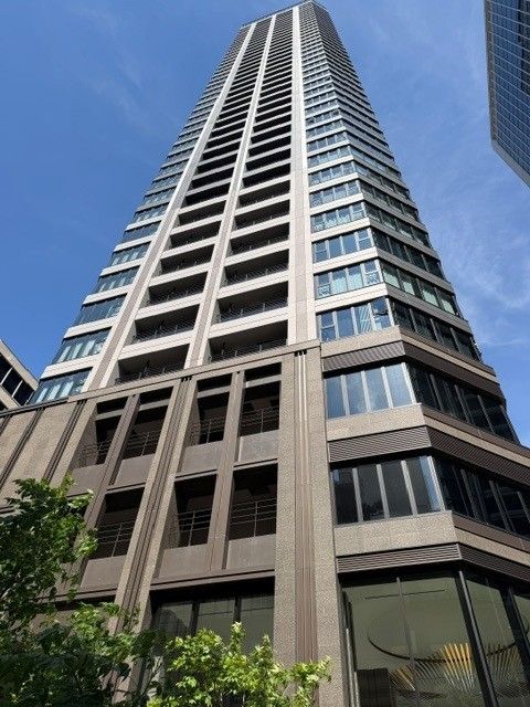 BRANZ TOWER 大阪本町の外観画像
