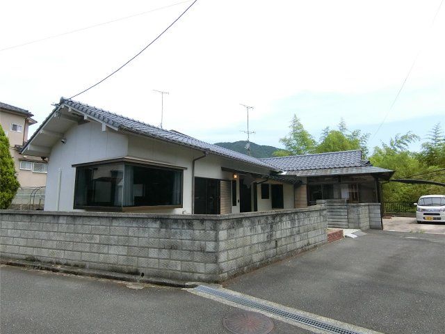 熊野町初神1丁目18番戸建の外観画像
