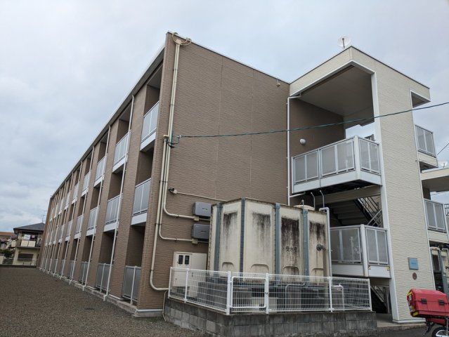 レオパレスドウージェームの外観画像