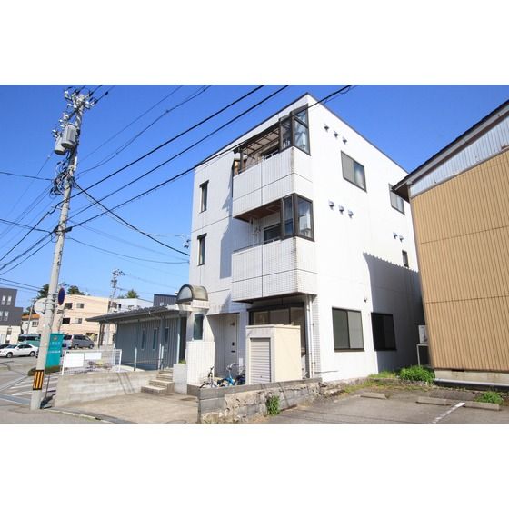 アースヴィレッジ小立野の外観画像