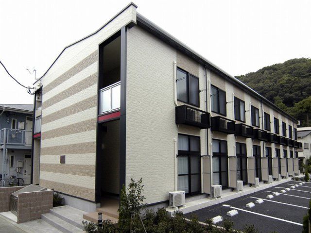 レオパレス四ツ裏の外観画像