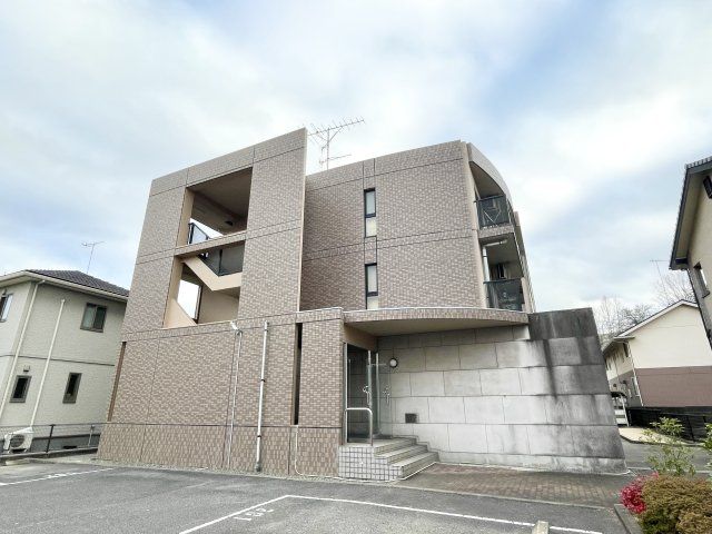 ロイヤルパレス春日の外観画像