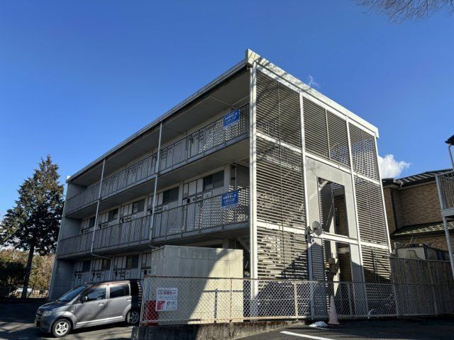 レオパレス中休場の外観画像