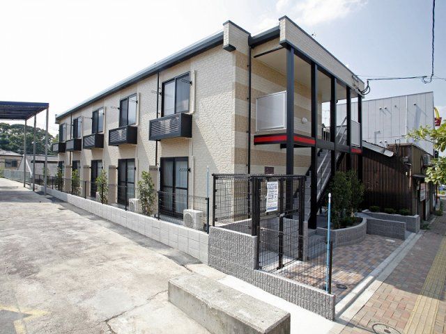 レオパレスアップヒル陣山の外観画像