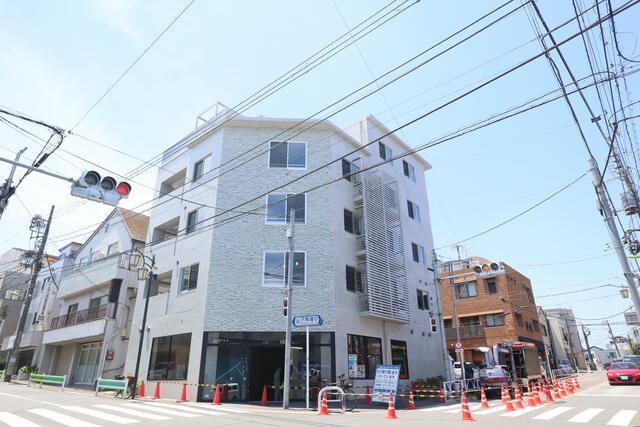 下馬4丁目マンションの外観画像