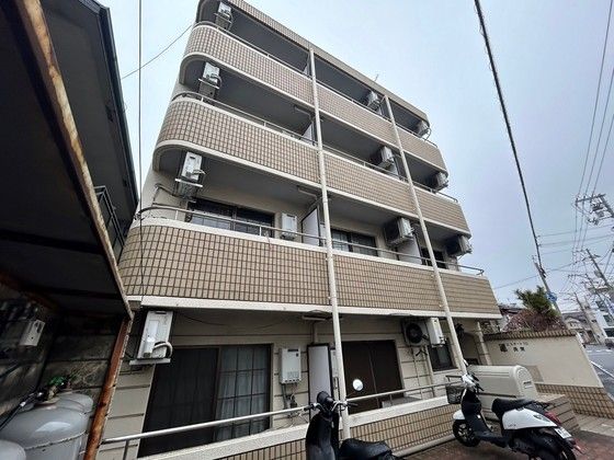 エステート10長束の外観画像