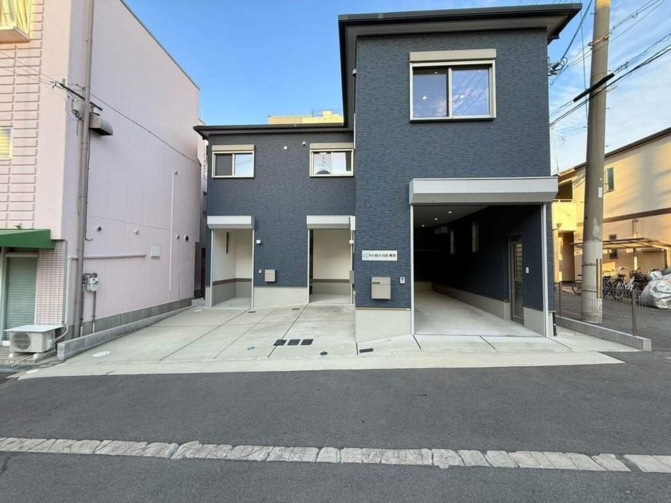 NBASE枚方ガレージハウスの外観画像