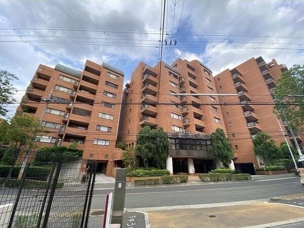 ロイヤルフェルティ豊中緑丘の外観画像