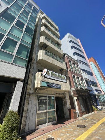 栄信ビルの外観画像