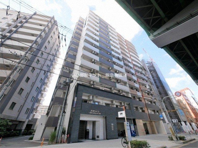 アドバンス西梅田ラシュレの外観画像