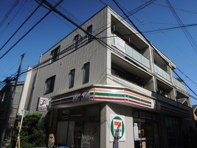 クロスロードの外観画像