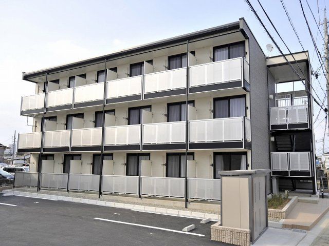 レオパレスピーコックの外観画像