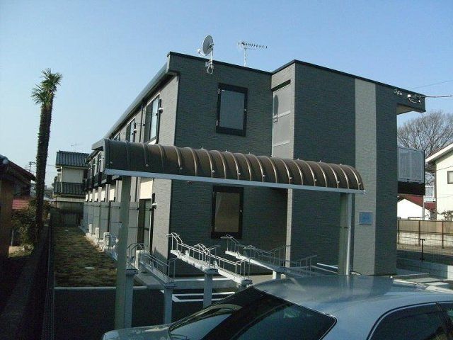 レオパレスラーナの外観画像