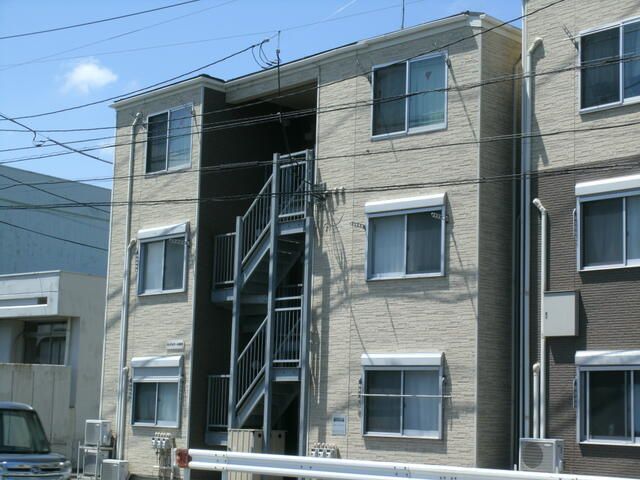 クレアルテール根岸の外観画像