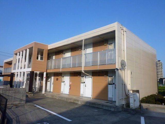レオパレスデンファレ花田の外観画像