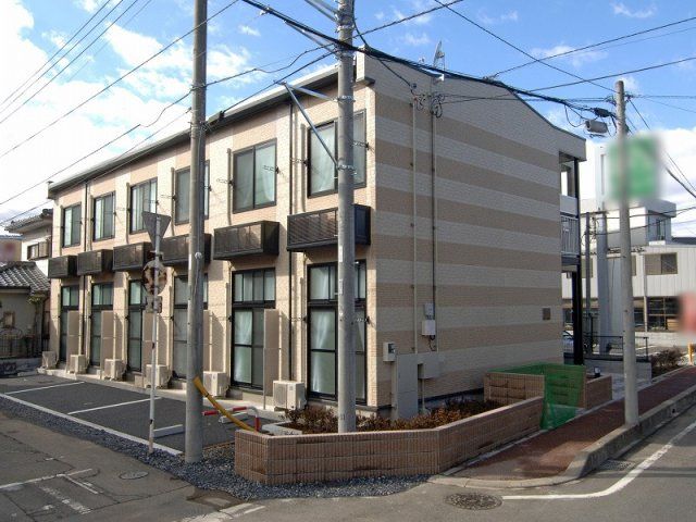 レオパレスクレセント本郷Ⅲの外観画像