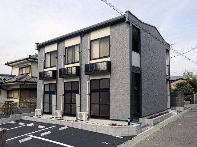 レオパレス江尻台の外観画像
