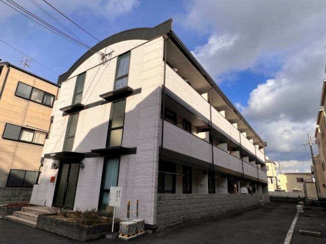 レオパレスジュネスの外観画像
