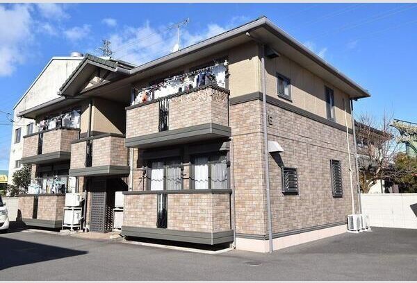 ドミール天川E棟の外観画像