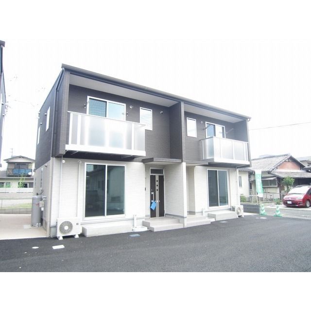 YP TOWN Ⅱ A棟の外観画像