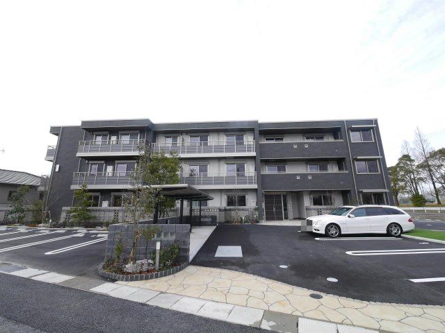 ロイヤルパーク本城の外観画像