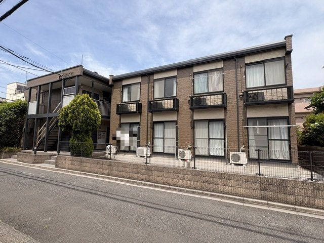 レオパレスコンフォート平松の外観画像